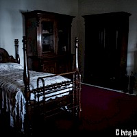 Como House Freddy's Room